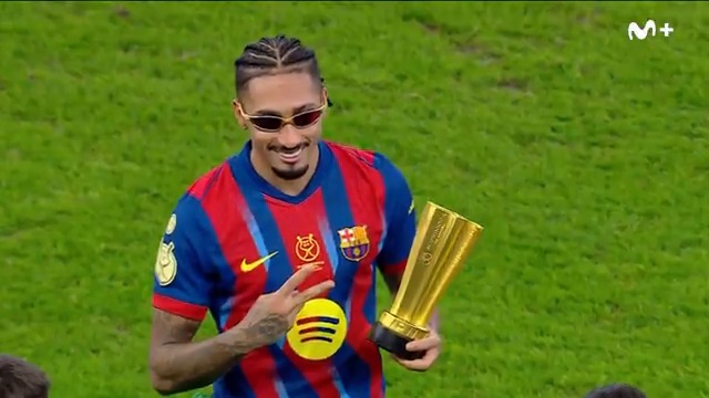 🏆 Raphinha, MVP. #superSupercopa #LaCasaDelFútbol