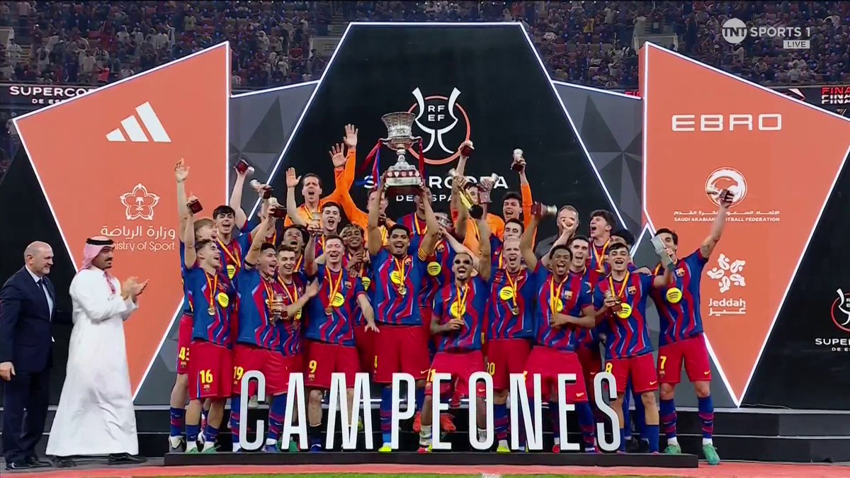 Barcelona lift the 2026 Supercopa de España 🏆
