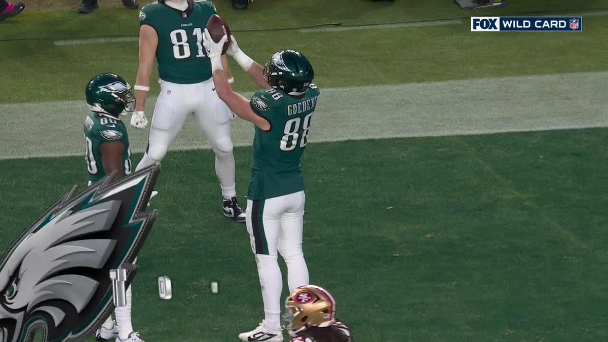 Dallas Goedert “rocked the baby” on his TD celebration 🙏 He and his girlfriend, Aria, announced the birth of their son on January 6th 👶 (📺 FOX)