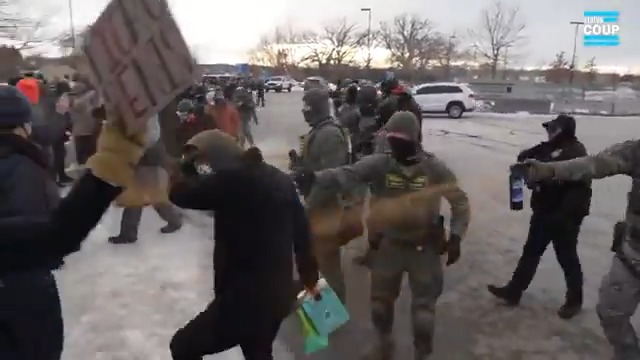 🚨BREAKING: ICE agents attacking Minneapolis protesters outside federal building, firing a mix of pepper balls, pepper spray, and tear gas. Our JT Cestkowski LIVE NOW ⬇️