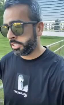 ⭕إماراتي 🇦🇪 يشتكي من الفقر ودخله الشهري هو وعايلته من السناب شات فقط. وين وزير السعاده والتسامح والإنسانية ؟ امحق وزير وامحق انسانيه في بلادي 🇦🇪.