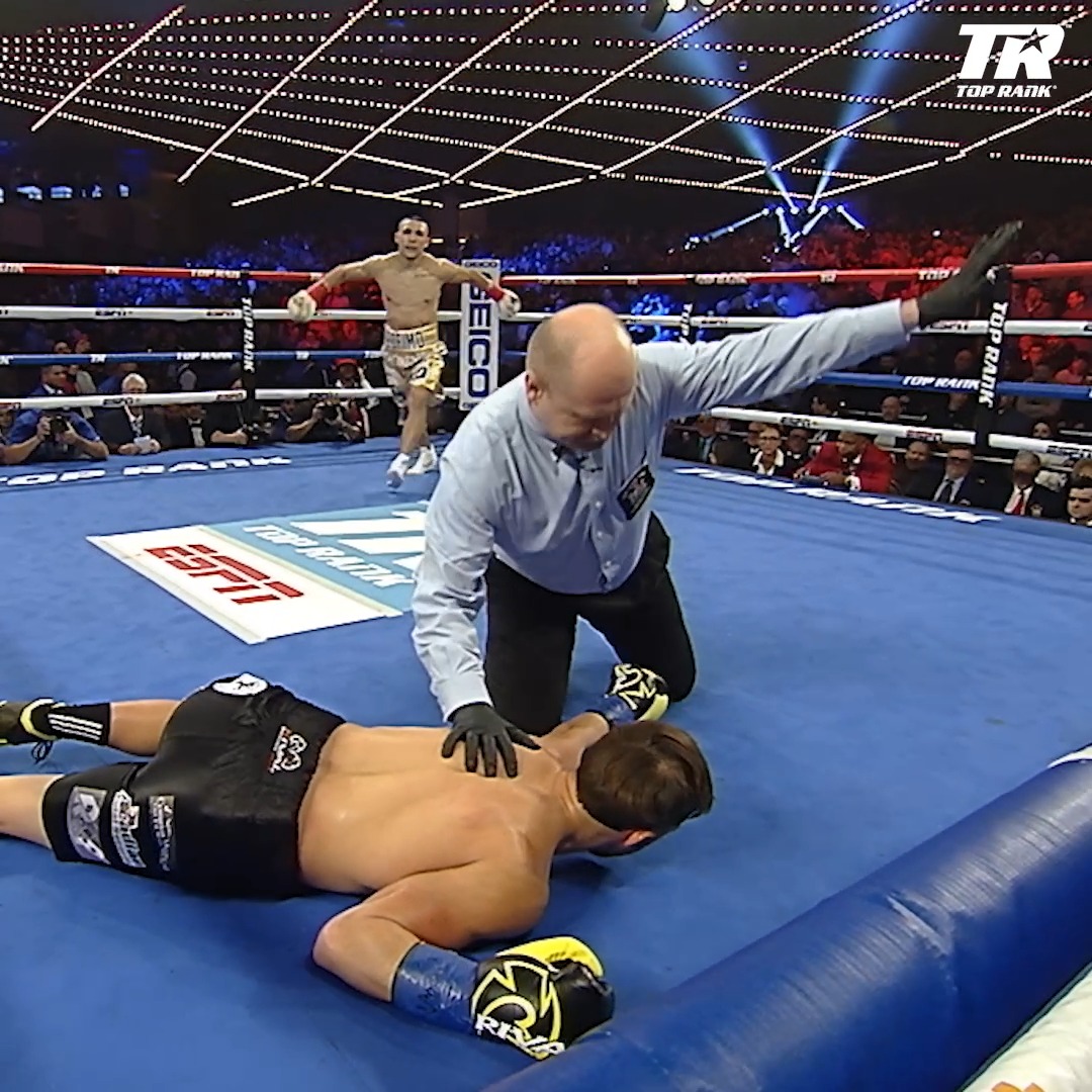 Teofimo Lopez knows how to put on a show at Madison Square Garden 😳🍿 🎟️ Get your Teofimo vs Shakur tickets now: The Ring VI | Exclusively on DAZN | Jan 31st in NYC 🥊