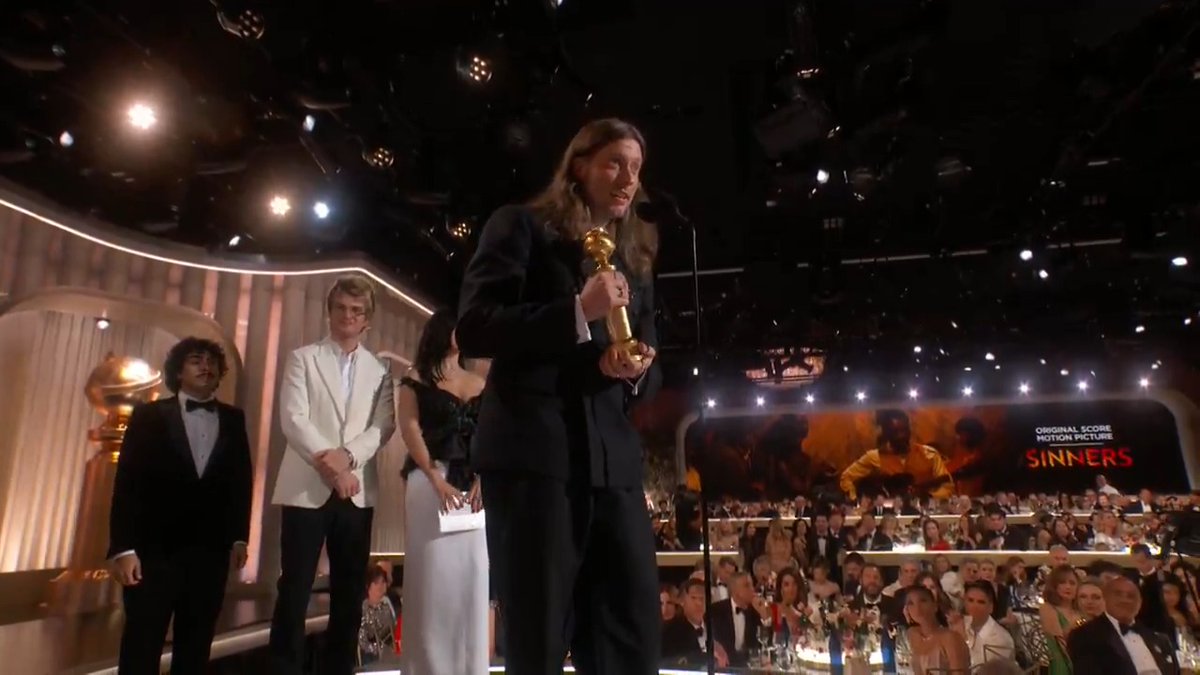 Ludwig Göransson accepts the #GoldenGlobes award for for Best Score Motion Picture! 🎵 Congratulations!