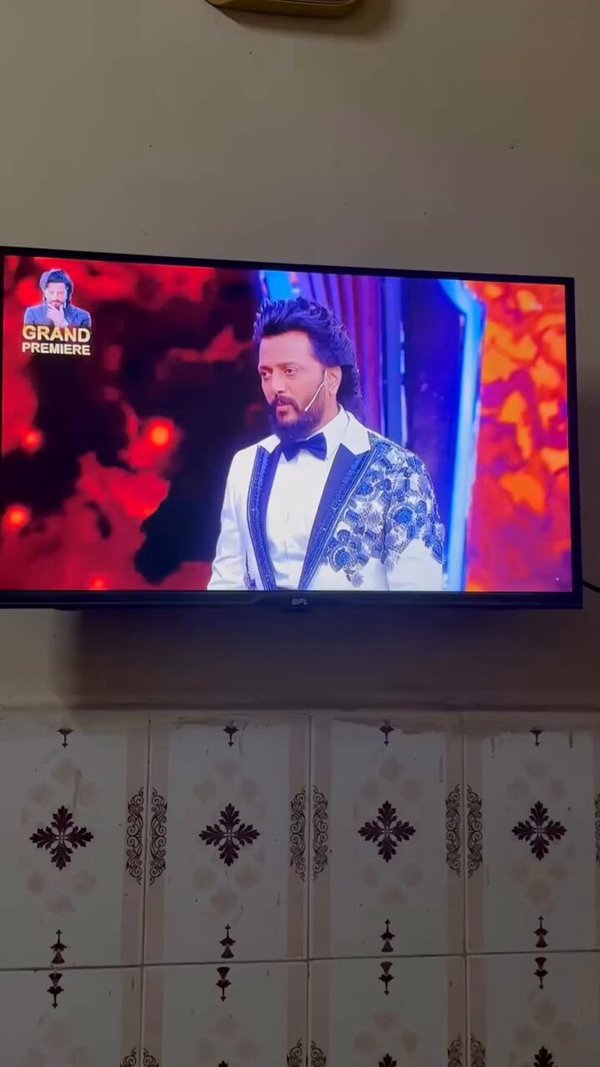 टेलीविज़न के चर्चित शो बिग बॉस (मराठी) में अंबेडकरवादी विचारधारा की प्रचारक दिव्या शिंदे (सरकार) ने पहुंचकर पूरी महाराष्ट्र की जनता को जय भीम जय शिवराय नारे के साथ अभिवादन एवं आभार व्यक्त किया।