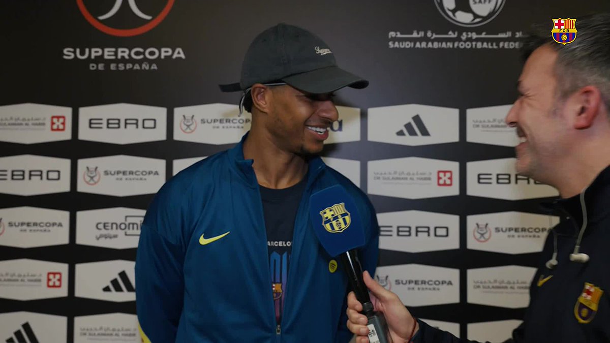 ๐๏ธ Rashford speaks after lifting his first title with Barรงa: