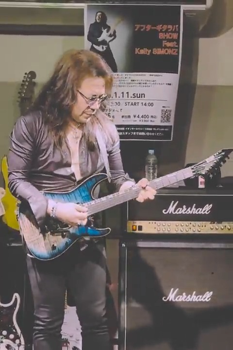 今回弾いた中でも弾きやすさダントツは ESP M-II 🎸✨ 低弦高でも音が痩せずに芯が残るのが凄い。 スルーネックの一体感とネック精度（仕込み）の完成度が段違い😎✨