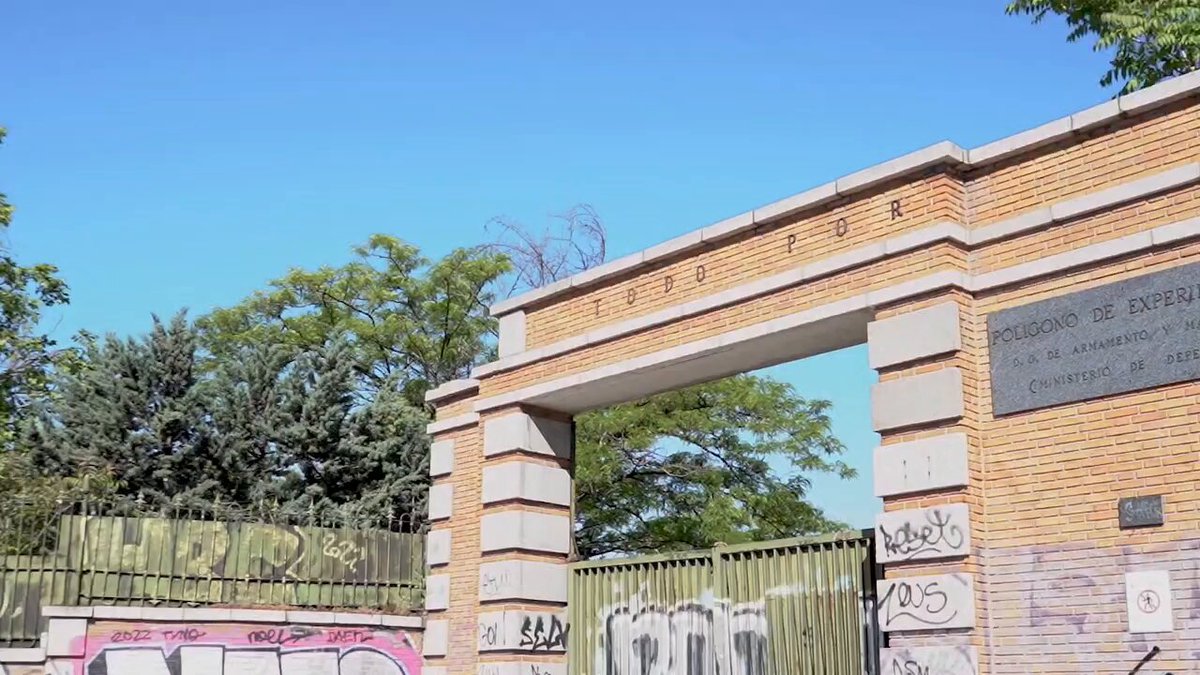🏗 Hoy se han iniciado los trabajos de demolición previos a la construcción del Nuevo Barrio Campamento: 🔸️Contará con 10.700 viviendas públicas y asequibles. 🔸️Será mixto, con viviendas tanto de alquiler como de compra. 🔸️Situado a 8,5 kilómetros del centro de Madrid.