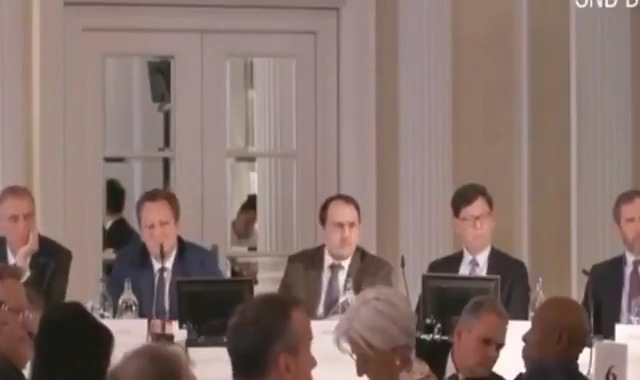 WATCH THIS $XRP HOLDERS🚨 Do you remember this? In 2018 panel discussion at the IMF. A banker shares a story about $10 fees and 24-hour settlement. Brad follows it with: “XRP settles in 3 seconds.” That wasn’t some underground pitch, that was Ripple teaching central banks how the system already works. And today, those same institutions are building on top of it. If you ever doubted XRP's seat at the table, this was it. Public, clear, undeniable. Every dip just brings us closer to the reality they saw first.