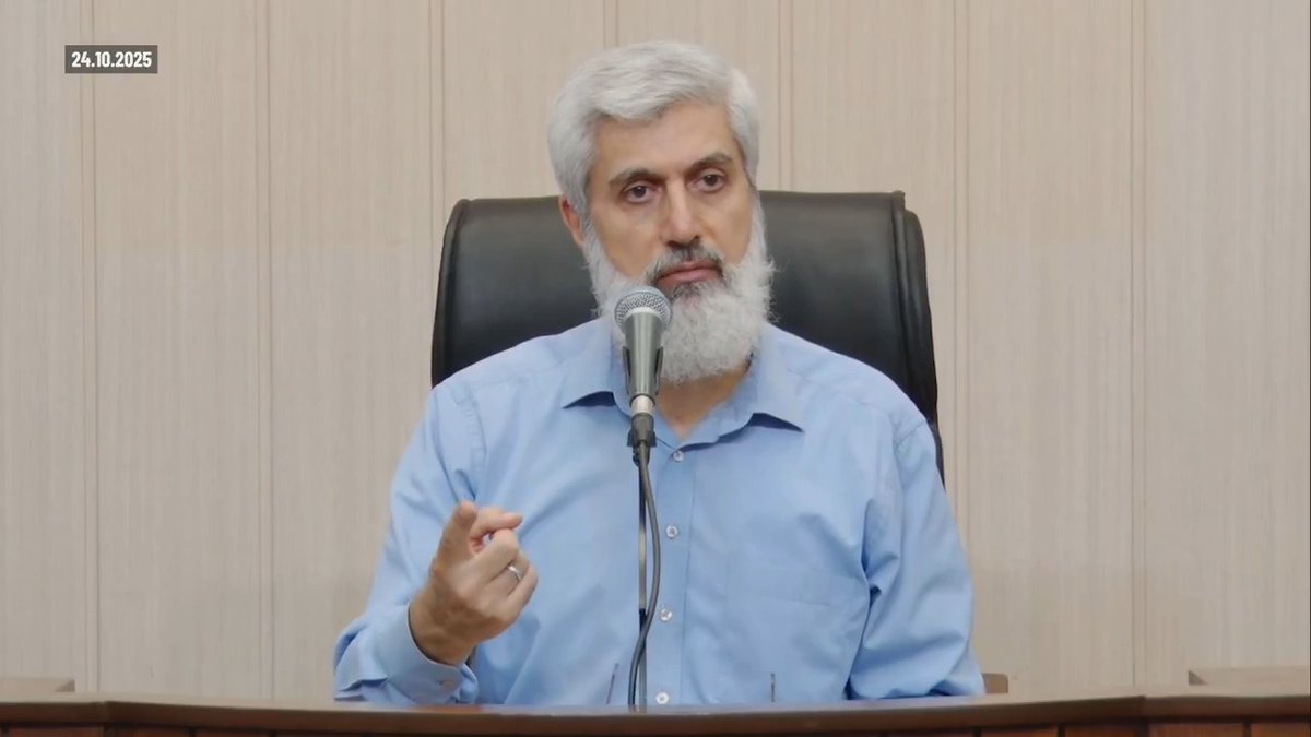 Alparslan Kuytul Hocaefendi'nin YPG Hakkındaki Görüşü • Amerika ve İsrail YPG/SDG’yi savaşa hazırlıyor. Pilotluk eğitimi veriyorsa uçak da verecek demektir. • Artık Türk’ü de Kürt’ü de Arap’ı da bu tuzağa düşmemelidir. • Ama Kürtlerin de bu tuzağa düşmemesi için Türkiye, İran, Suriye ve Irak'ın yapması gerekenler var.