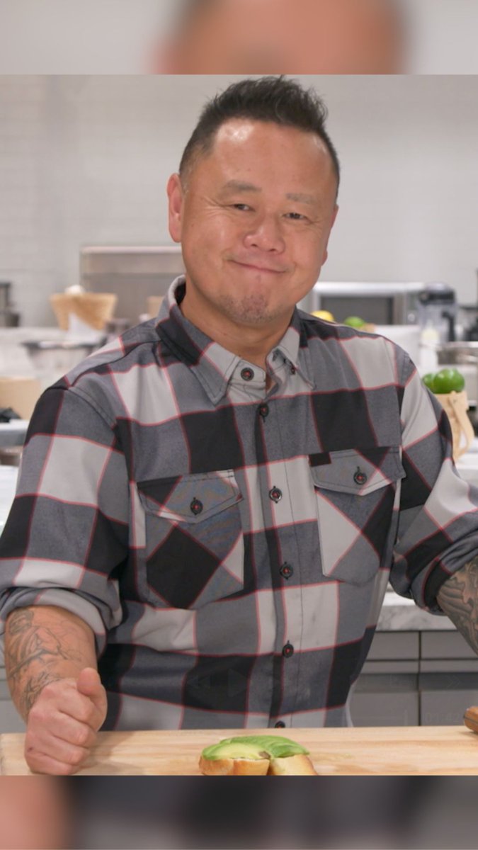 Upgrade your avocado toast with a pretty avocado fan, courtesy of Jet Tila's handy knife trick 🔪🥑 Watch Jet on #WildcardKitchen > Tomorrow @ 9|8c