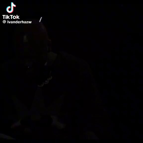 Dopo iannone Belen è tornata con Stefano e GDL con il Dama (come sono finite le storie poi non ci interessa) quindi ora è giunto il loro momento ragazz