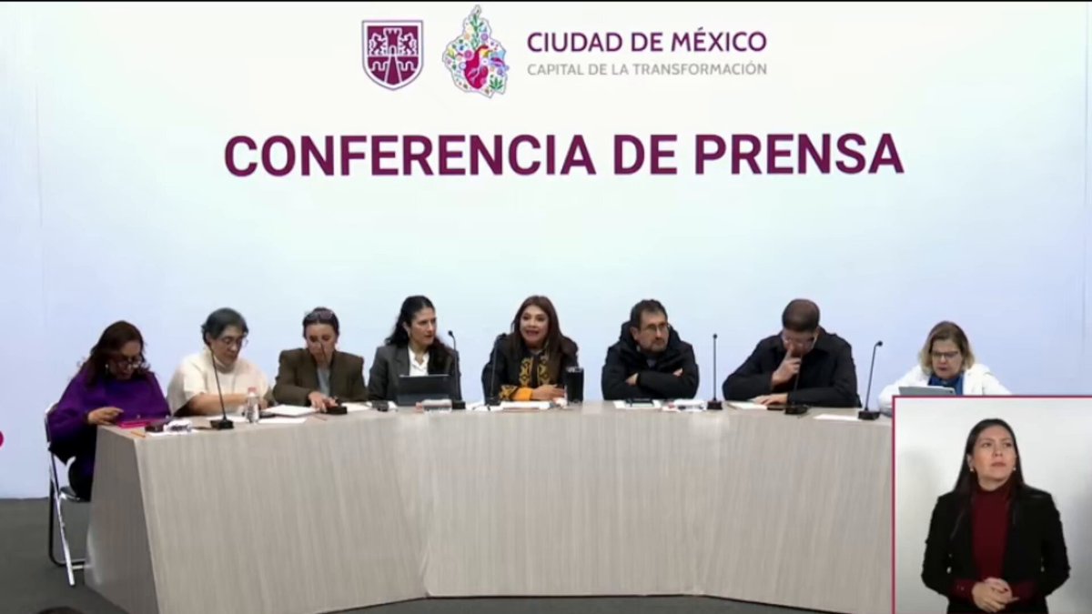 ¡Hemos llevado a cabo un rescate animal histórico en la Ciudad de México! ✨🐱 🙌🏻💫 En #ConferenciaDePrensa, la #JefaDeGobierno, Clara Brugada Molina expuso que los hechos que llevaron a las autoridades capitalinas a intervenir para salvaguardar la integridad de los seres sintientes que se encontraban en el Refugio Franciscano, derivaron de la corroboración de maltrato y falta de atención adecuada. Actualmente los perritos y gatitos se encuentran siendo atendidos con las mejores condiciones posibles, alimentados correctamente, bajo revisiones médicas veterinarias adecuadas y seguras. 🙌🏻🐕 #CapitalDeLaTransformación 🧵👇🏻