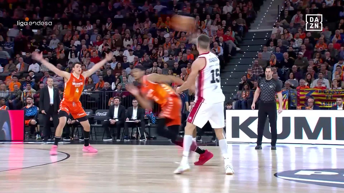 Nah, Joaquín. Haz el pase que quieras. 🤯🤯🤯🤯🤯🤯🤯 📺 DAZN España | #LigaEndesa | Casademont Zaragoza