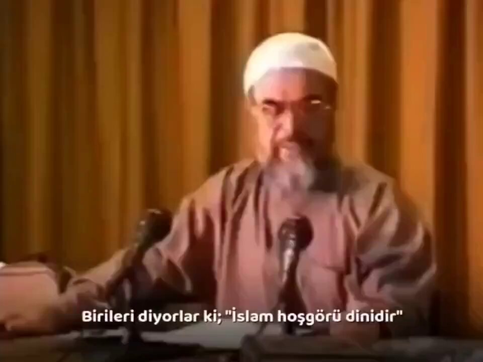 — Altay Cem Meriç: “Müslümanlar korkmayın, karşınızda leşler var. At binenin, kılıç kuşananındır. Korkak ancak kuyruk olur. Dünyasını fazla seven korkak olur. Kur’anda yahudinin tiyniyeti böyle anlatılır. İslam kuyruk değil, hakimdir. Bu yüzden de dünyasını çok seven korkakların dini değildir.”