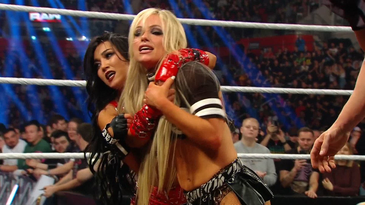 obLIVion 🫰 Liv and Roxanne are the NEW #1 Contenders for the Women's Tag Team Titles!