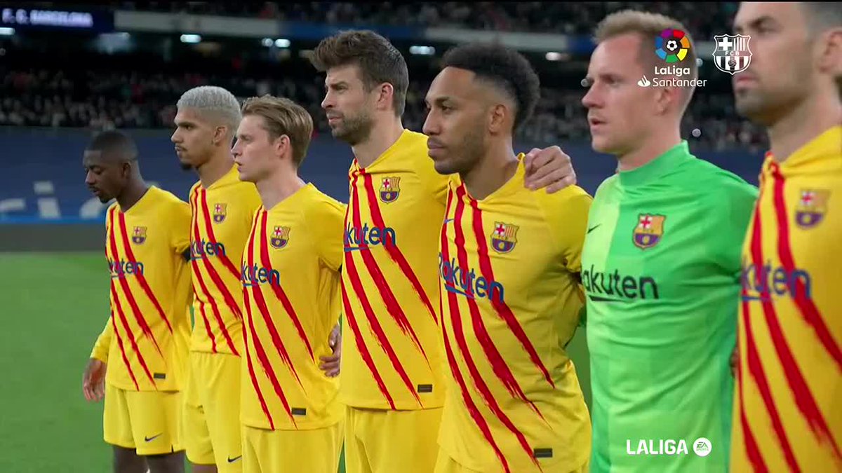 Xavi llegó a un Barça noveno, y con un equipo hecho a base de retales le metió 0-4 al Madrid en un Clásico. En su primer año completo ganó Liga y Supercopa. Xabi Alonso simplemente hizo el ridículo con la plantilla más cara del mundo. NO LOS COMPARÉIS.