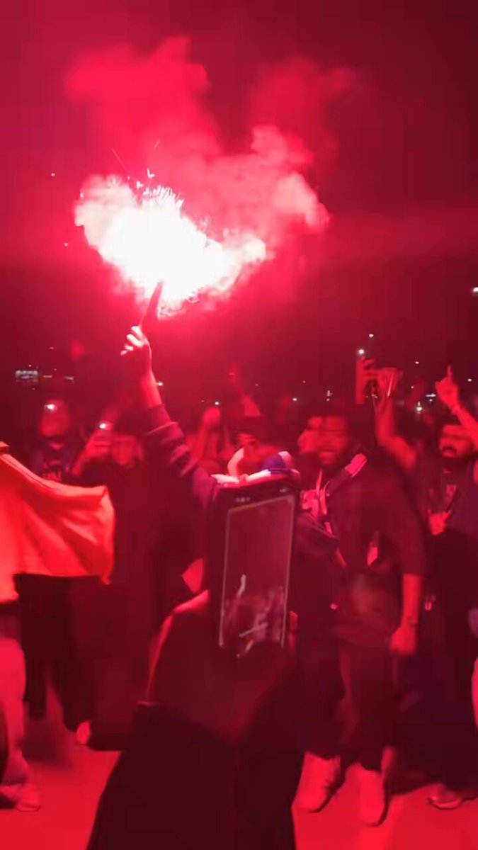 🚨🚨🚨 جماهير الهلال خارج الملعب مع تيشيرت النصر