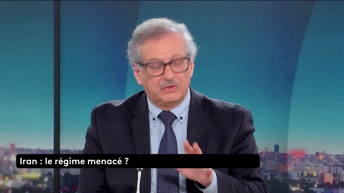 🔴 🗣️ Le fils de l'ancien Chah s'autoproclame figure de la transition. "Sa seule représentation qui le met en avant, c'est d'être le fils d'un dictateur", estime Afchine Alavi, membre du Conseil national de la Résistance iranienne. @loiccdelamornais #SurLeTerrain #Canal16