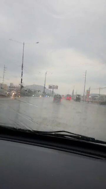 A ponerse ponchos y paraguas Srs. Se nos vino el aguacero otra vez en Gye