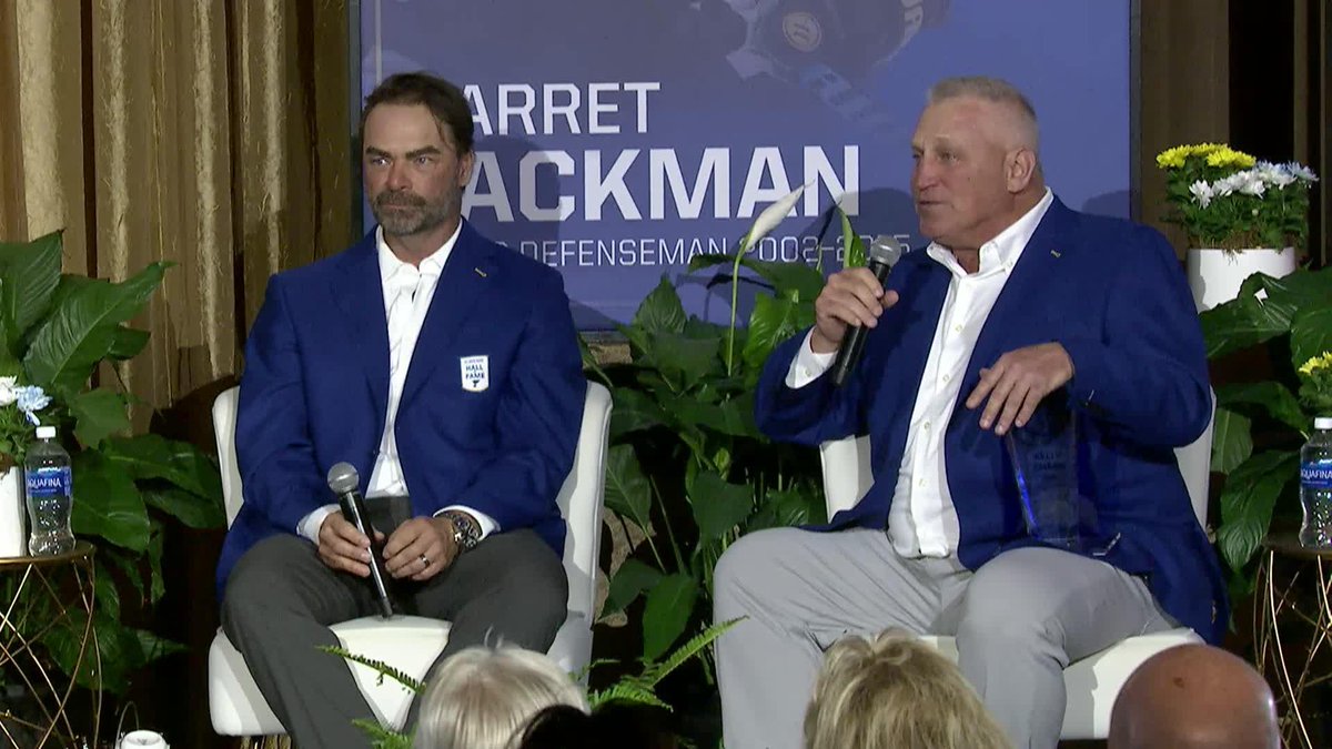 Brett Hull got emotional discussing playing alongside Kelly Chase. #stlblues