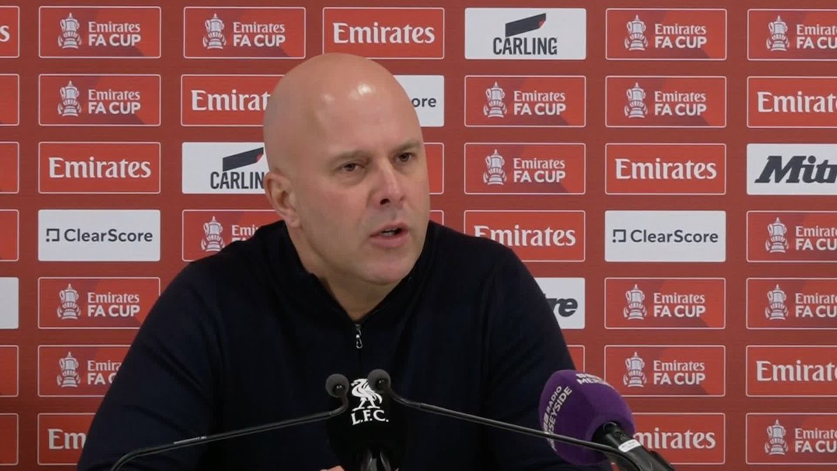 🗣️ "I thought it was disrespectful" 🗣️ "This mistake definitely stands out, it wasn't helpful for us" Conor Hourihane and Arne Slot react to the mistake by Dominik Szoboszlai in Liverpool's win over Barnsley and the Liverpool midfielder would later apologise for it 🔴