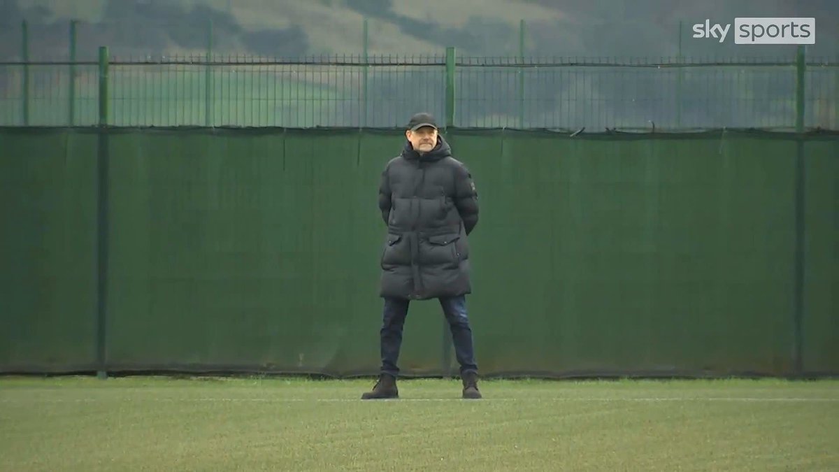 🧤 Peter Schmeichel is watching Celtic training at Lennoxtown ⤵️