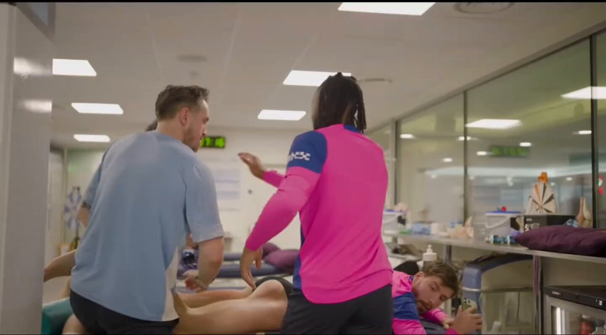 Semenyo meeting Haaland and Ruben Dias. Ruben calling him “Ant” and Haaland joking about golden boot race with him. 😂