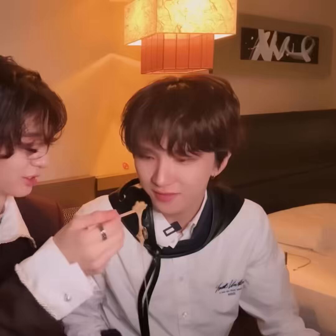 낫또 처음 먹어 본 운학이 반응 ㅋㅋㅋㅋㅋㅋㅋㅋㅋㅋ