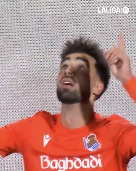 La zurda de Brais Méndez. 🖊️ Real Sociedad Fútbol | LALIGAHighlights
