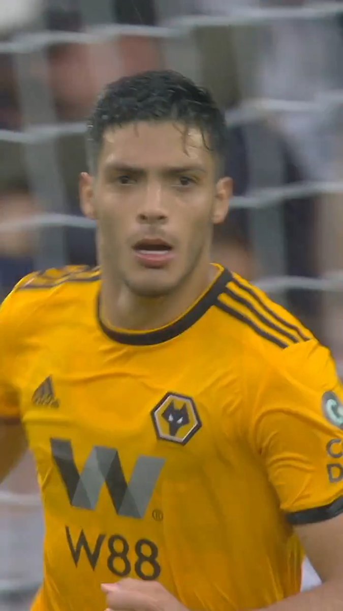 MONSTRUOSO. With 15 career headed goals in the Premier League, Raul Jimenez is unstoppable in the air. 🇲🇽💪