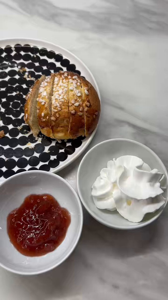 Laskiaispullakausi on täällä! Syön jatkossa kaikki laskiaispullani tämmöttis.