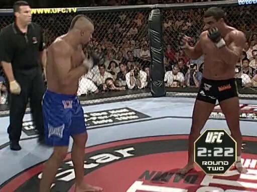 Chuck Liddell vs Vitor Belfort I miss the aesthetic and energy of the early 2000s UFC