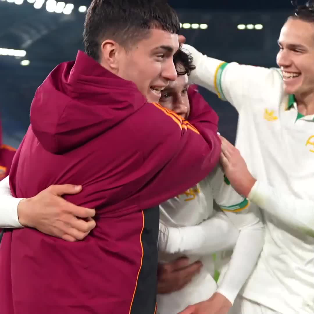 An incredible moment for Antonio Arena. The 16-year-old scored for Roma with his first touch in their Coppa Italia match against Torino. 🎥 Lega Serie A