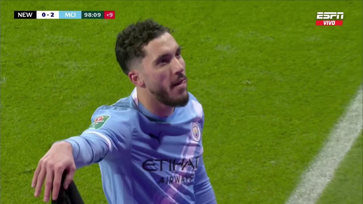Rayan Cherki, taco y definición. Genio. Qué golazo del City. 🚬