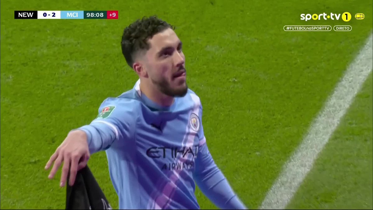 Rayan Cherki 🇫🇷. 😮‍💨 (Rayan Aït Nouri 🇩🇿 c’est aussi très fort sur cette action. 🥵)