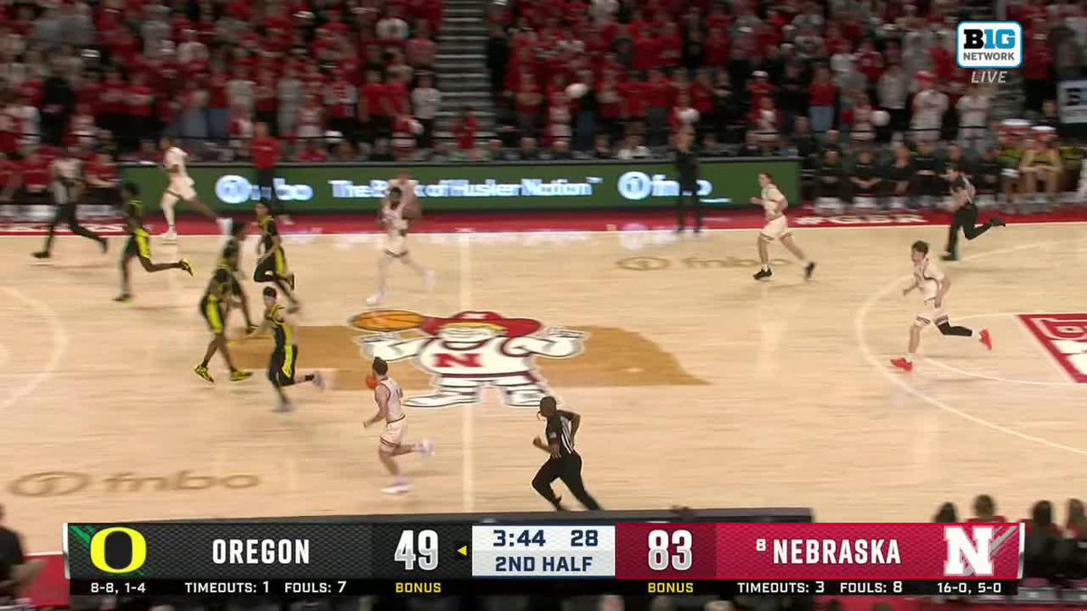 Frager hits our *checks math* SEVENTEENTH three of the night. 🤯