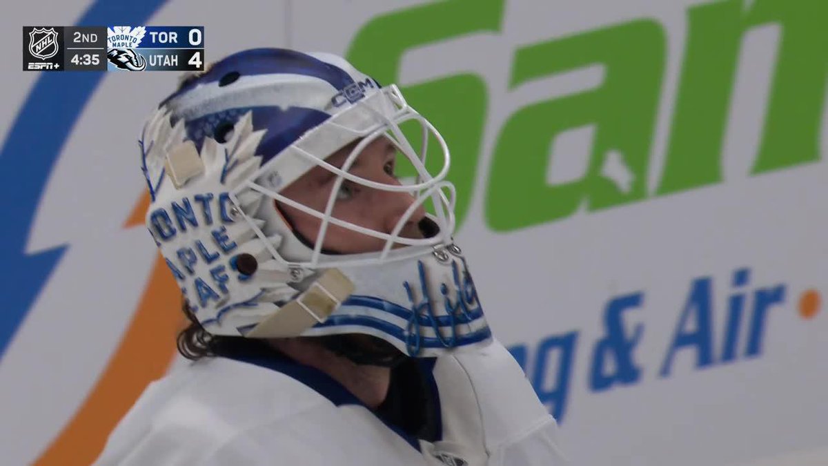 The Mammoth are ROLLING up 4-0 vs the Leafs who are on a back to back 🔥🔥🔥