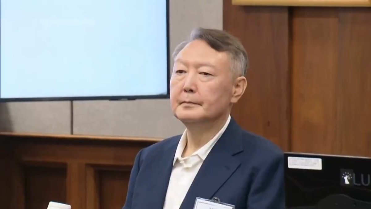 🇰🇷Güney Kore’de Biden’ın gazıyla darbeye girişen fakat başarısız olan Yoon Suk Yeol için ölüm cezası ihtimali belirdi. Karar gelecek ay verilecek. En müreffeh ülkelerden G.Kore’de darbe girişiminine merhamet yok!
