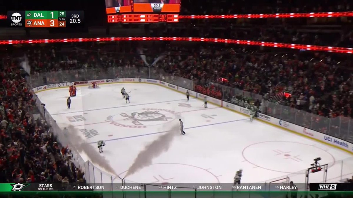 Trouba with a full ice SNIPE to put this one away 🔥🚨