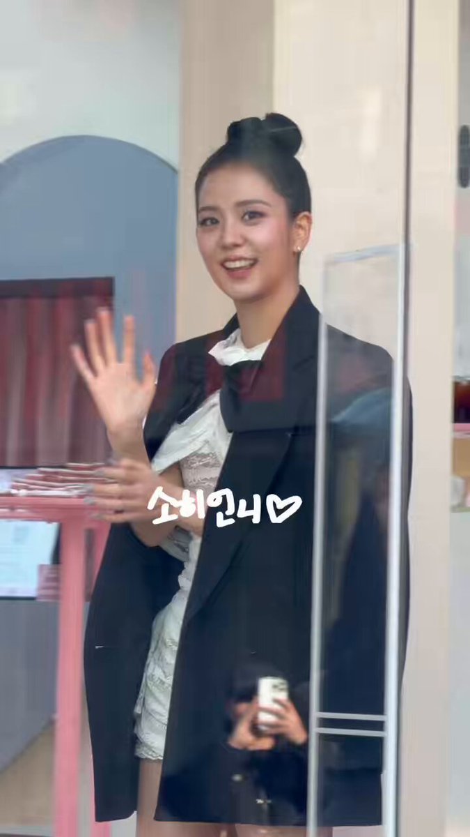 JISOO today at 'Hello Kitty x JISOO Pop-up store in Seoul.
