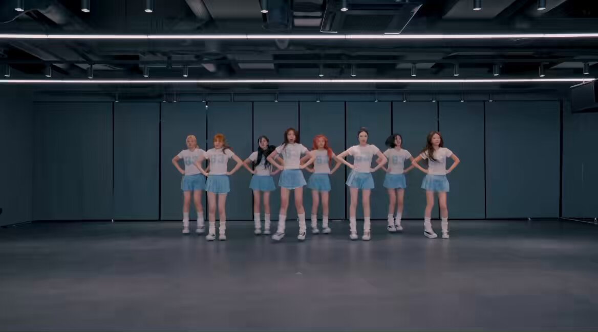 Less than a year old group and they’re so synchronized to the point their skirt movements are too