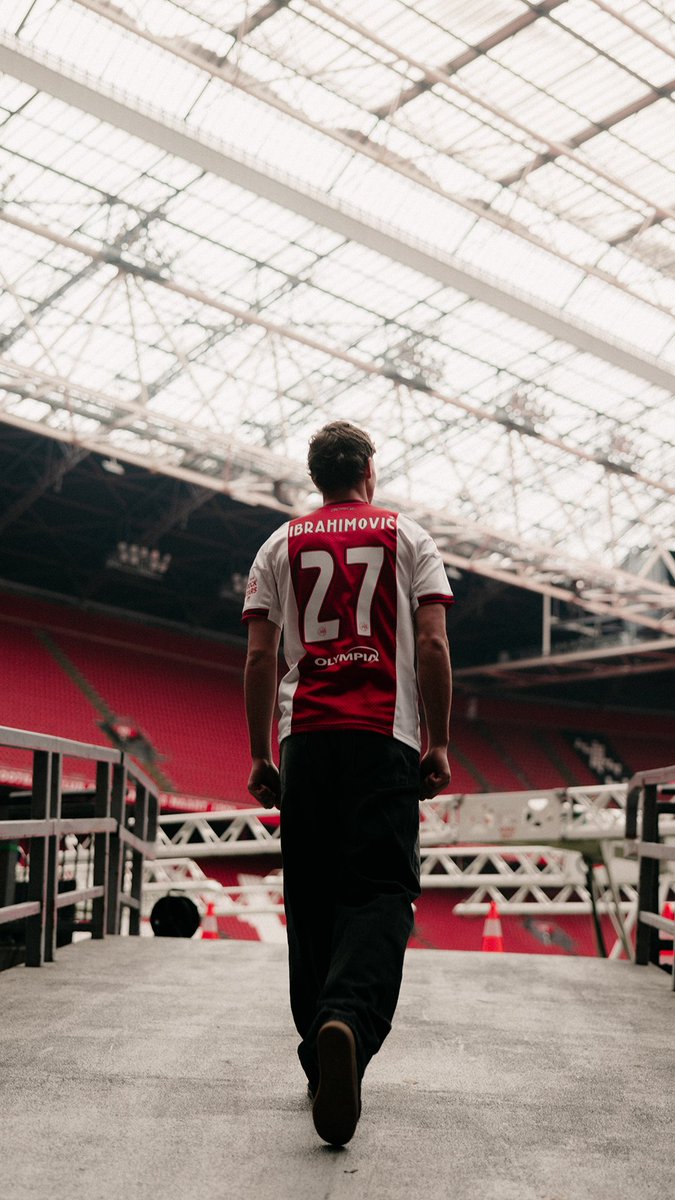 Ajax, Zlatan İbrahimovic'in oğlu Maximilian Ibrahimovic'i sezon sonuna kadar kiraladı.