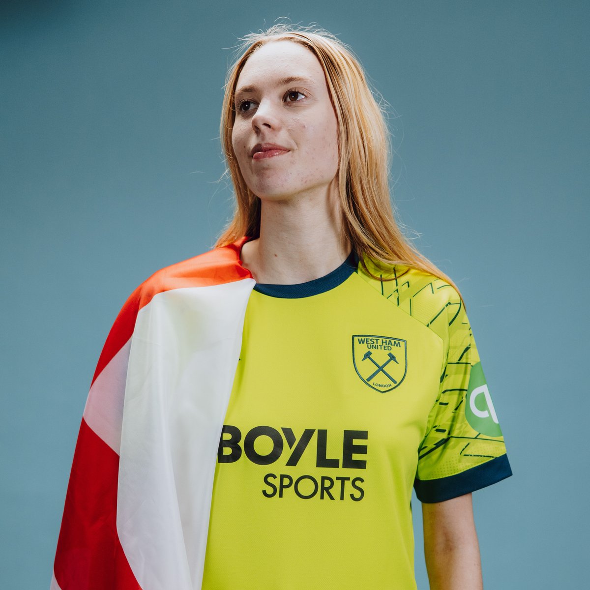 We are delighted to announce that Rebekah Dowsett has signed her first professional contract with the Club! ✍️⚒️ Watch Rebekah's first words after signing her professional contract 📺