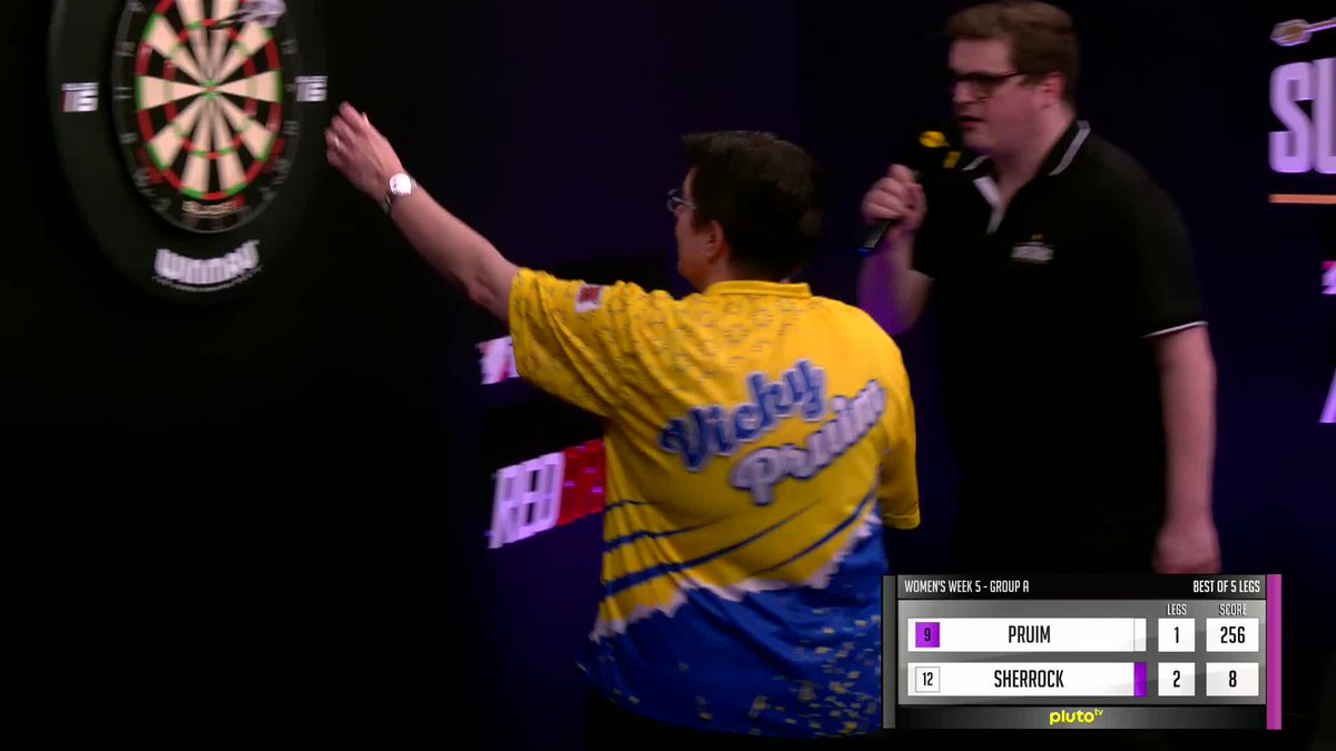 A BOUNCE OUT ON THE WINNING DOUBLE!?!😱 Fallon Sherrock wins the match THANKS TO a dart falling out the board!