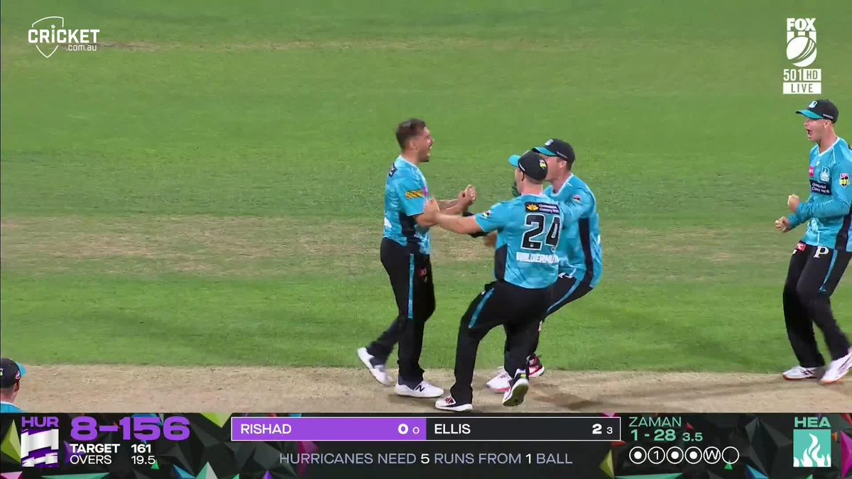 HOW?! Zaman Khan has bowled the over of his life, and the Heat have won the impossible in Hobart 🤯 #BBL15