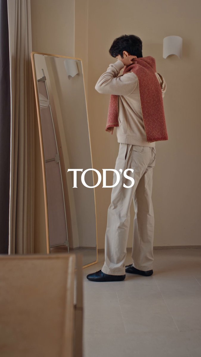 Tod’s celebrates Chinese New Year with a special collection inspired by the Year of the Horse, interpreted by Global Brand Ambassador Xiao Zhan. The Limited Edition celebrates the joy of the festive season and family reunions, with the warmth of home as a symbol of conviviality and togetherness. Discover more at #Tods