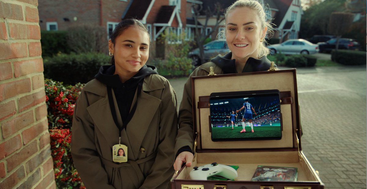 Opportunity knocks. Ellie Carpenter and Alyssa Thompson are at your door with a can't-miss offer. Play #FC26 for free between January 15–18th during #FreePlayDays on Xbox.