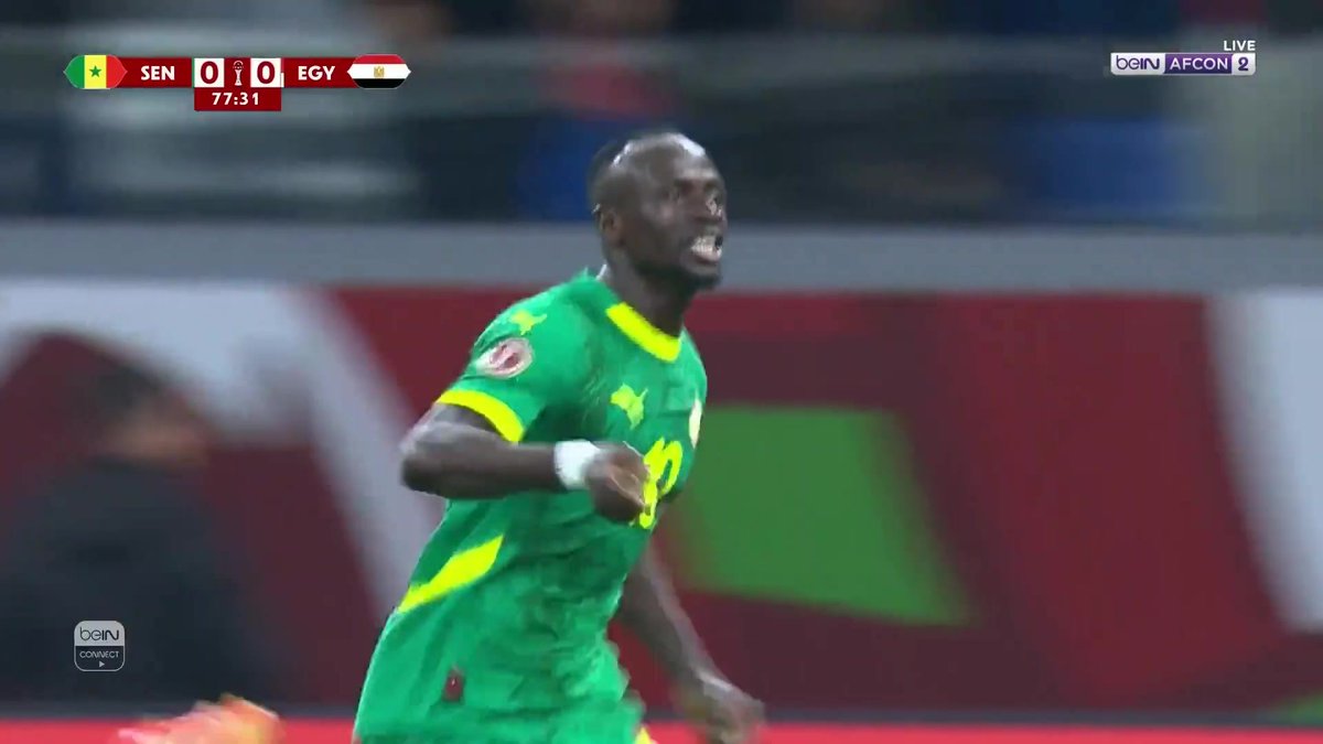 ساديو ماني يفتتح التسجيل للسنغال من تسديدة قوية ⚽️🇸🇳 #كأس_أمم_إفريقيا | #مصر_السنغال