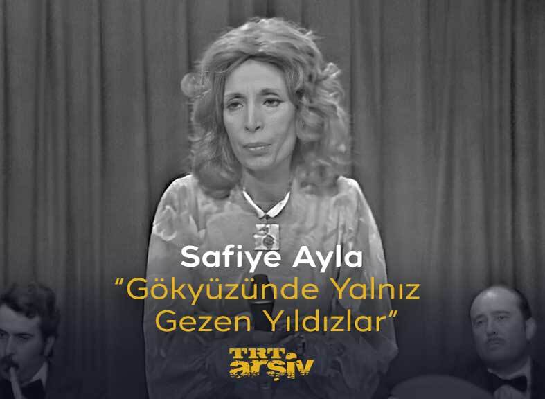 Klasik Türk musikisinin unutulmaz ismi #SafiyeAyla, 28 yıl önce aramızdan ayrıldı. Safiye Hanım’ın eşsiz sesini dinlemek için 1975 yılına dönüyoruz: “Gökyüzünde Yalnız Gezen Yıldızlar” 💫