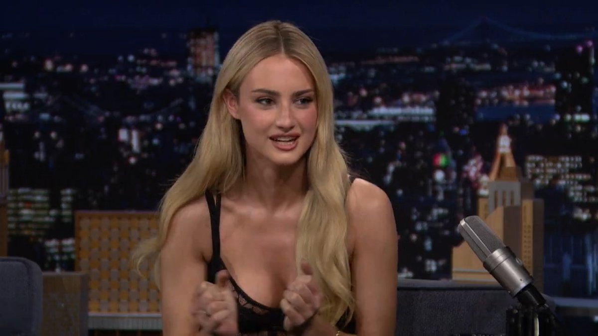 Grace Van Patten took jogging in Tell Me Lies on Hulu as an opportunity to show her prowess for stunts 🤣 #FallonTonight